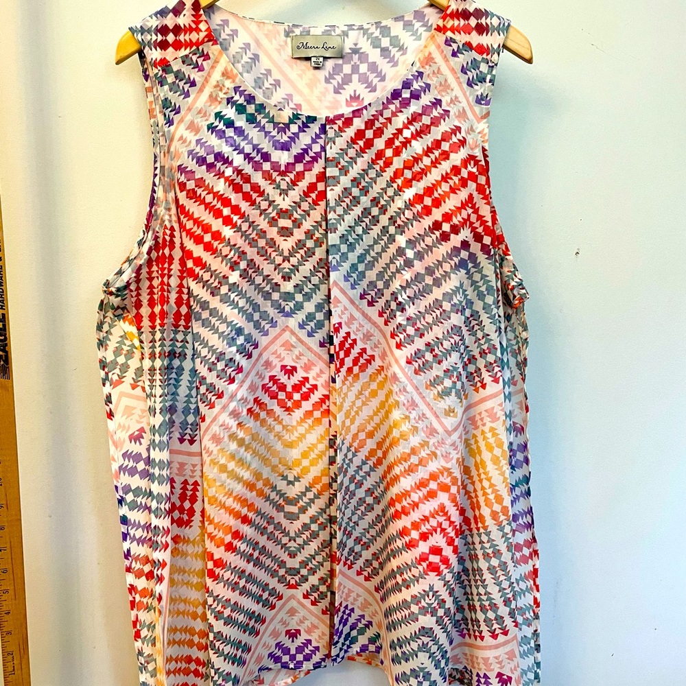 Meets Lane 2X flowing tank. Bright multi colors
